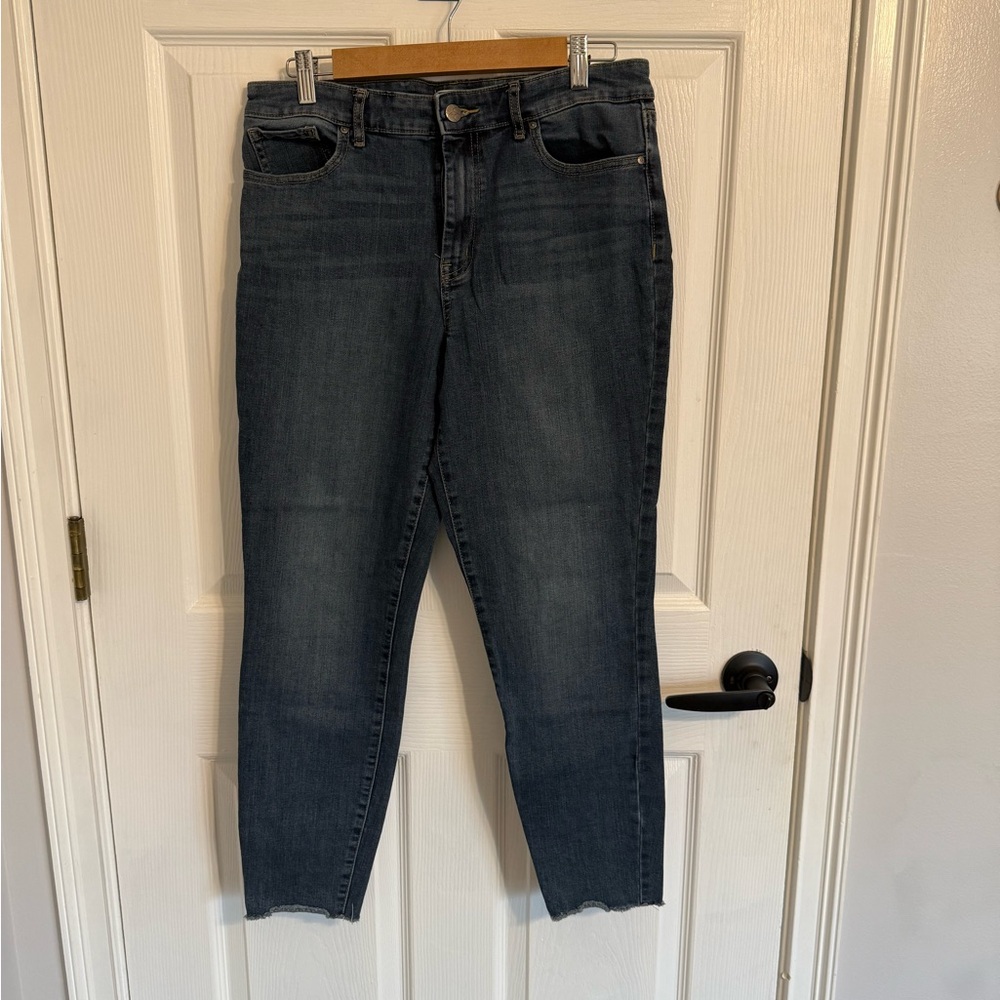 Jessica Simpson Woman’s dark wash jeans, size 12/31 in EUC Highrise skinny ankle